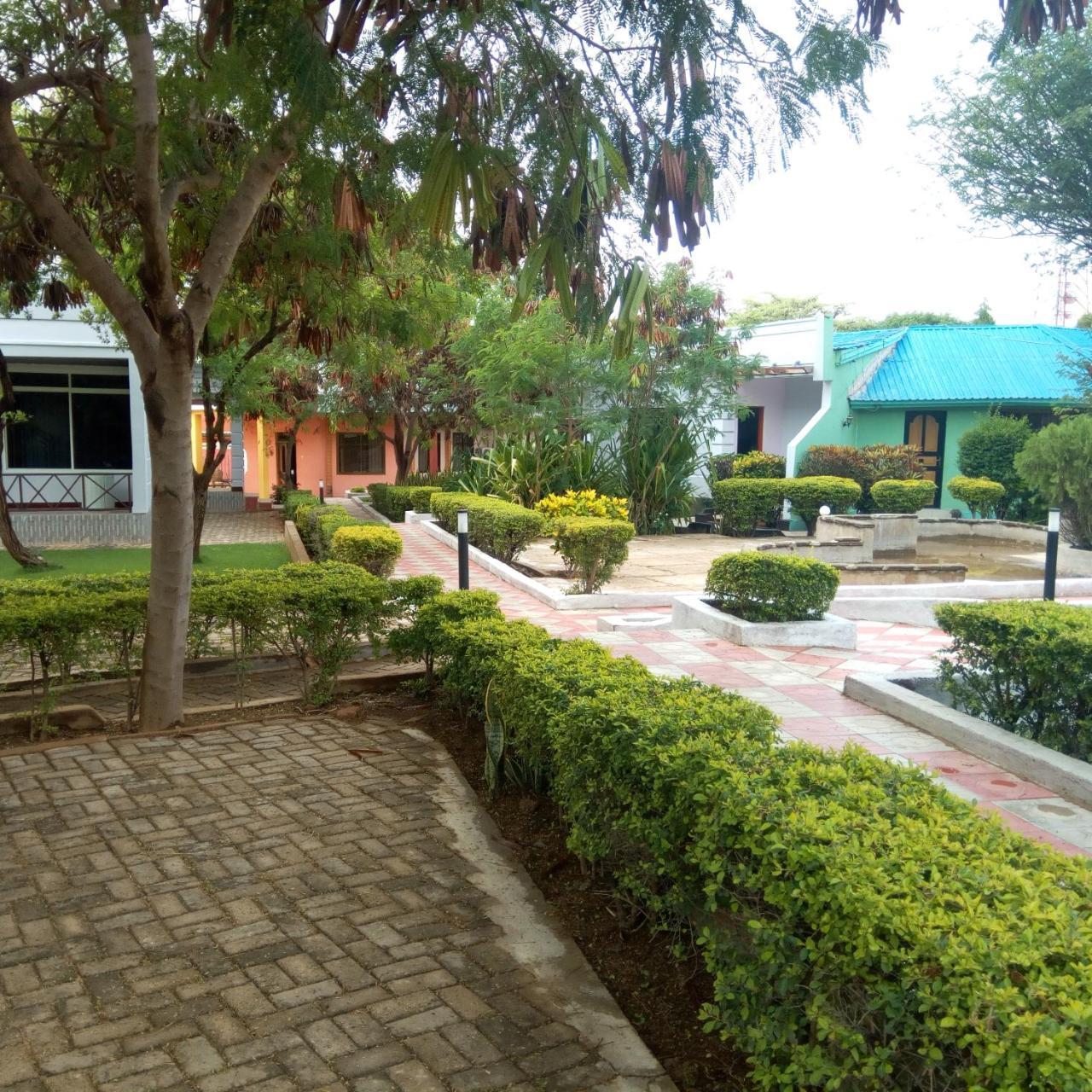 Royal Village Hotel Dodoma Kültér fotó